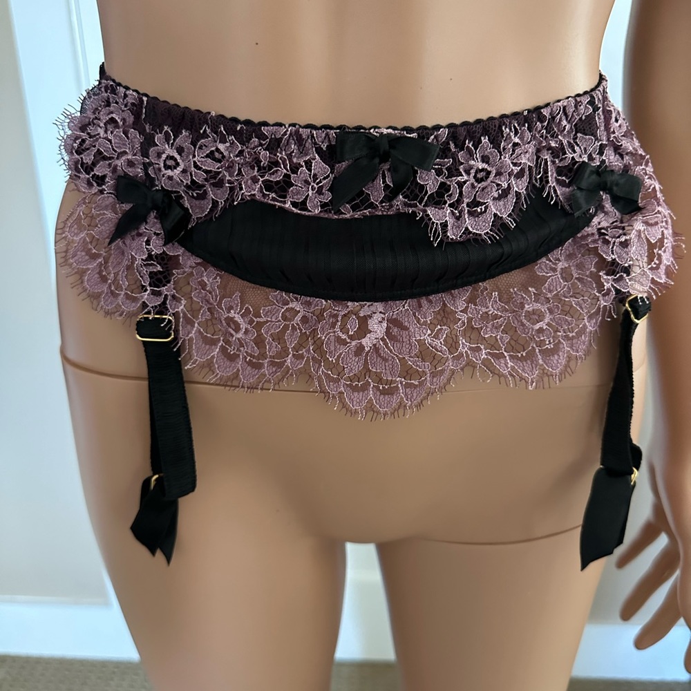Agent Provocateur Verronika Suspender Violet Black size 3